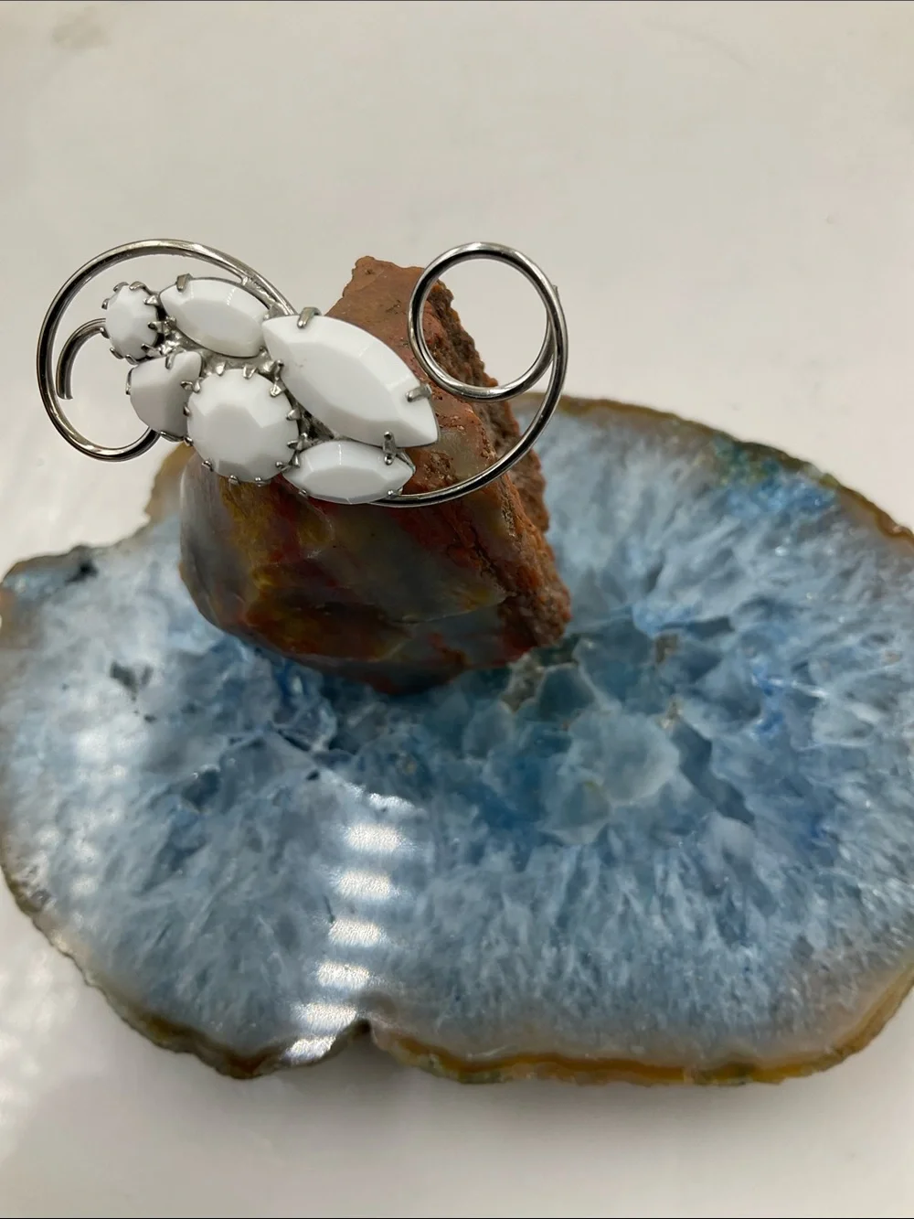 Vtg. White Milk Stone Silver Swirl Floral Brooch (2”Lx1”W)